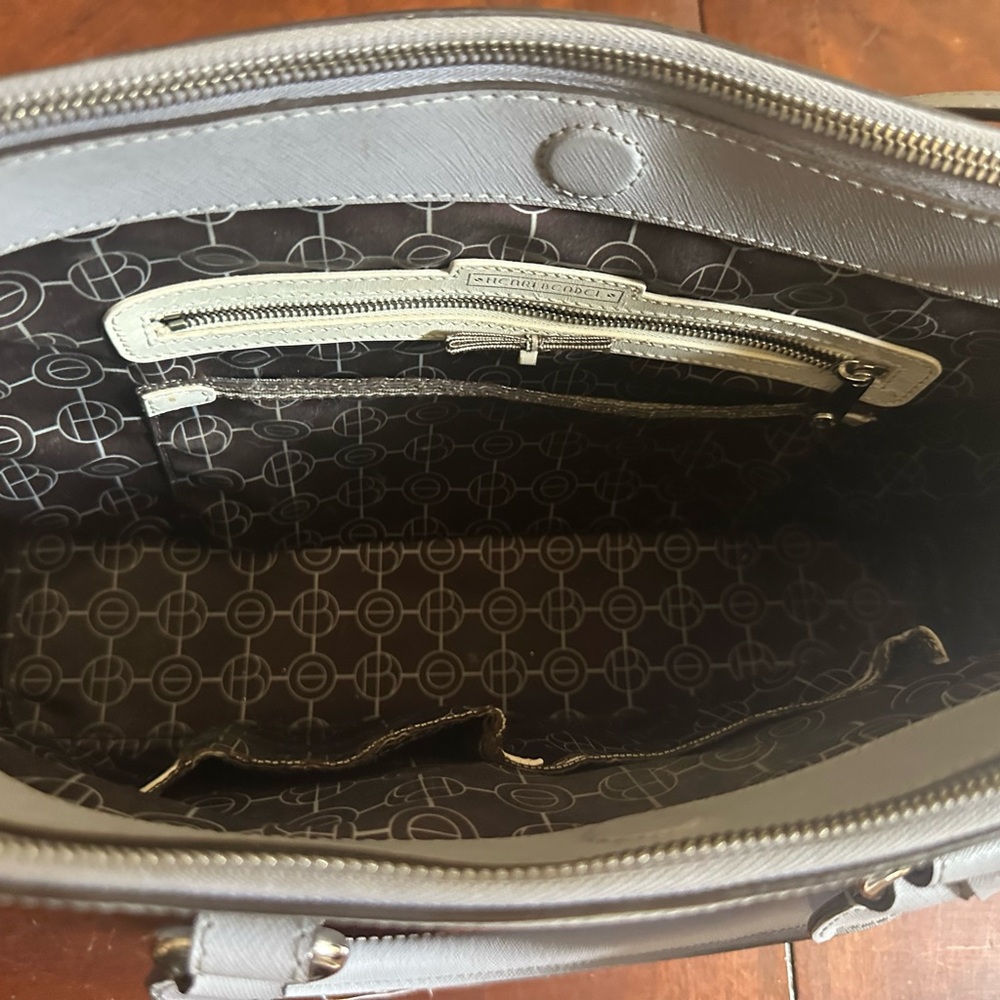 Henry Bendel Lavender Purse with long strap and dust cover - Picture 4 of 12